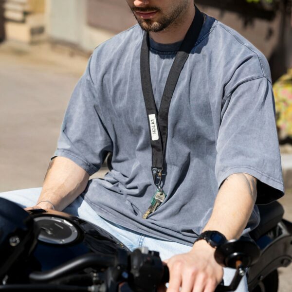 Black lanyard - Image 2
